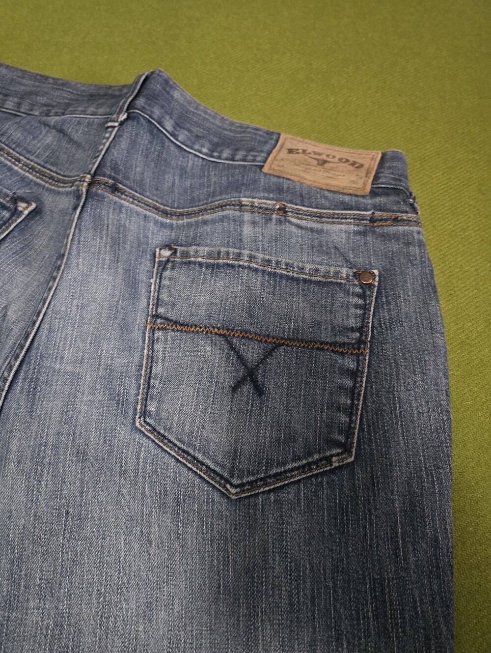 Vintage Elwood Men's Blue Denim Jeans - Classic Back Pocket Detail